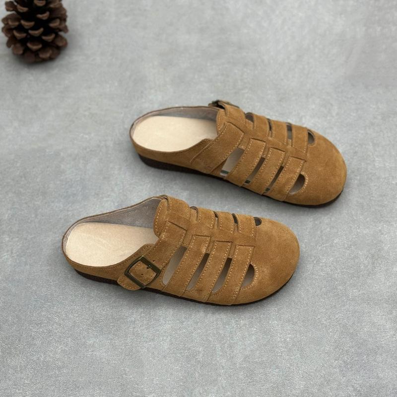 Genuine Leather Women Wear Cowhide Slippers Over Their Summer Flat Shoes
