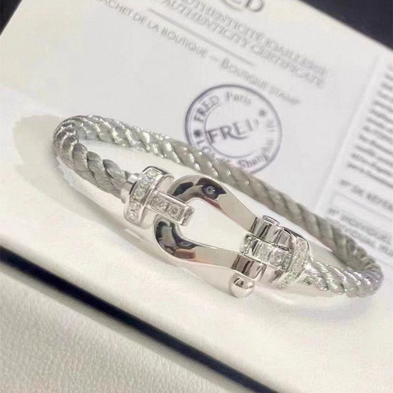 Fred Horseshoe Diamond-Set 18k Gold & Stainless Steel Bracelet - Luxurious Couple's Style for Men and Women, Large Size.