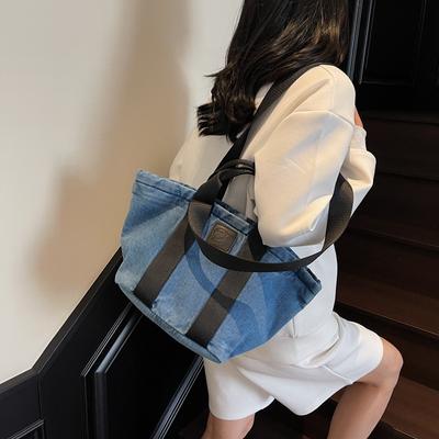 Large Capacity Denim Bag Women's New Portable Commuter Shoulder Messenger Bag Retro Trendy Tote Bag