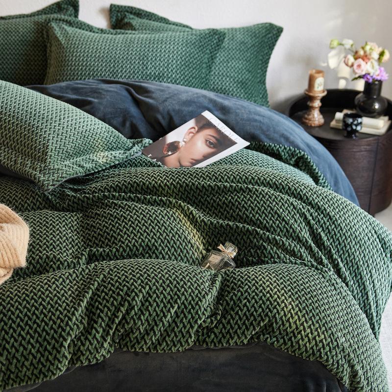 Four-Piece Set Of Thickened Milk Fleece Bed Antistatic High Gram Weight Coral Fleece Engraving Three-Piece Set