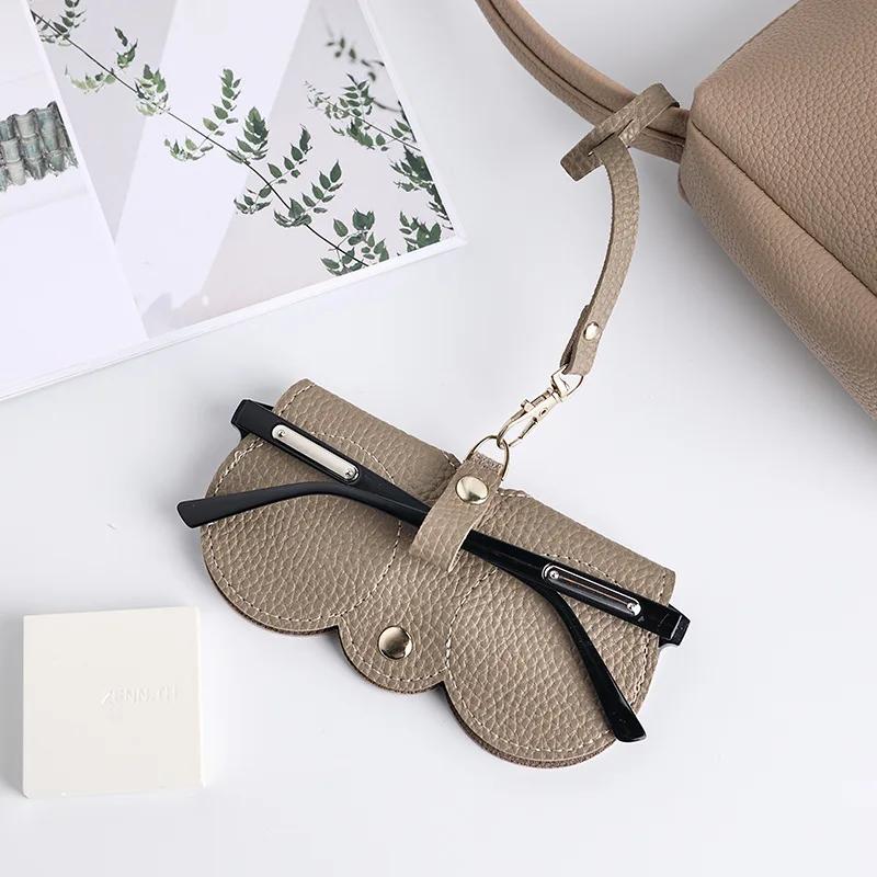 New Sunglasses Storage Bag Sunglasses Leather Protective Case Lovely Glasses Clip Women Simple Glasses Bag Can Be Hung