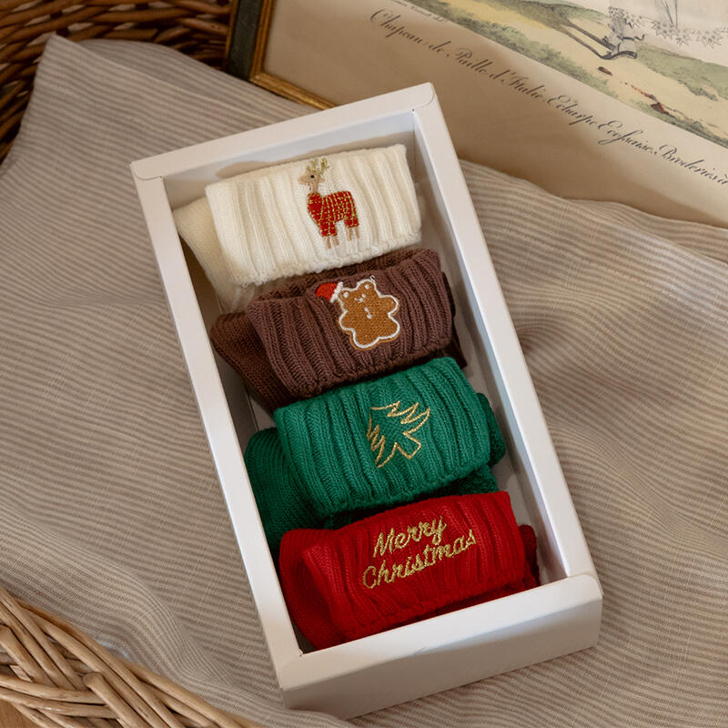 [Box] Noelle Christmas Embroidered Socks 4-Pair Set 4-pair set