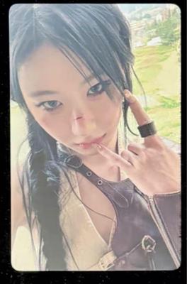 [USED] Itzy GWGB Chinese Jingdong 1.0 Bonus Trading Card Chaeryeong