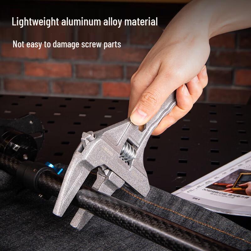 Deli Adjustable Plumbing Wrench CN Plug (adapter Included)