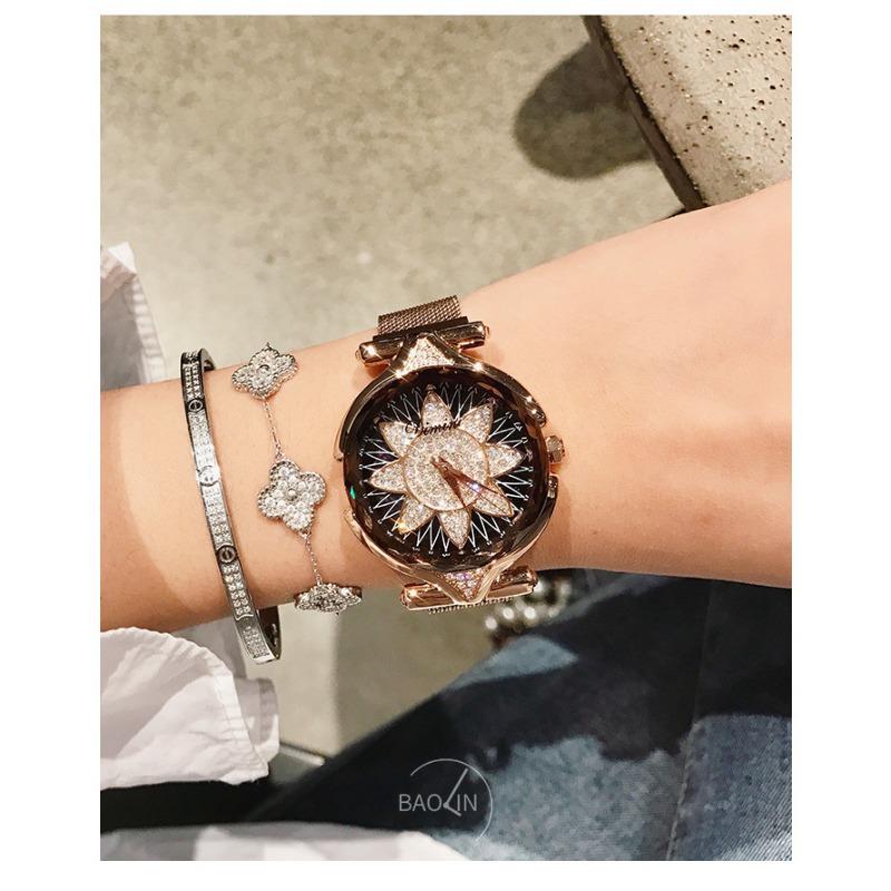 New Women's Watch Rhinestone Sunflower Women's Watch Mesh Chain Magnetic Buckle Strap Quartz Watch