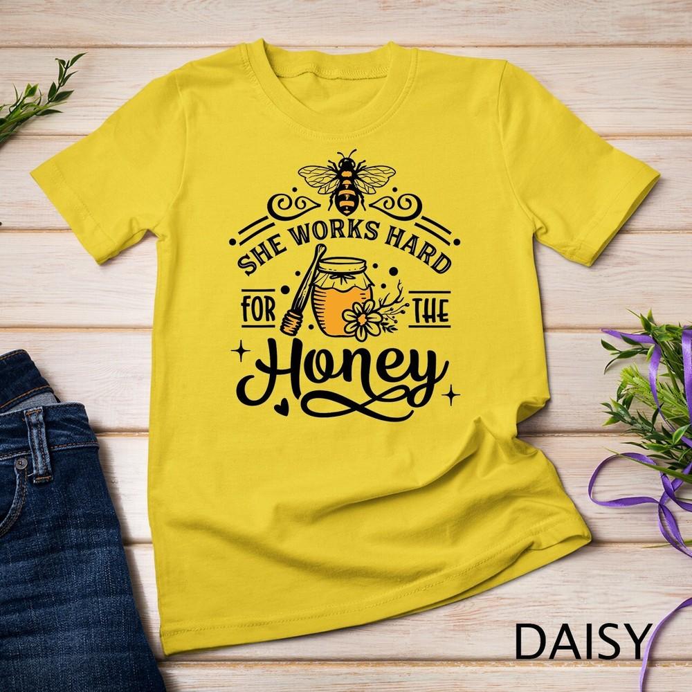 

She work hard for the honey white - bee halloween costume T-Shirt Unisex T-shirt XL