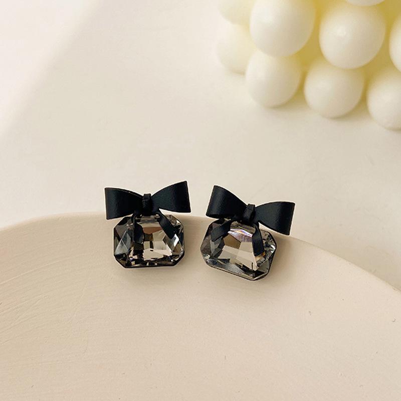 

New Jewelry Fashion Black Color Bowknot Cube Crystal Earring Square Bow Earrings for Women Pretty Gift