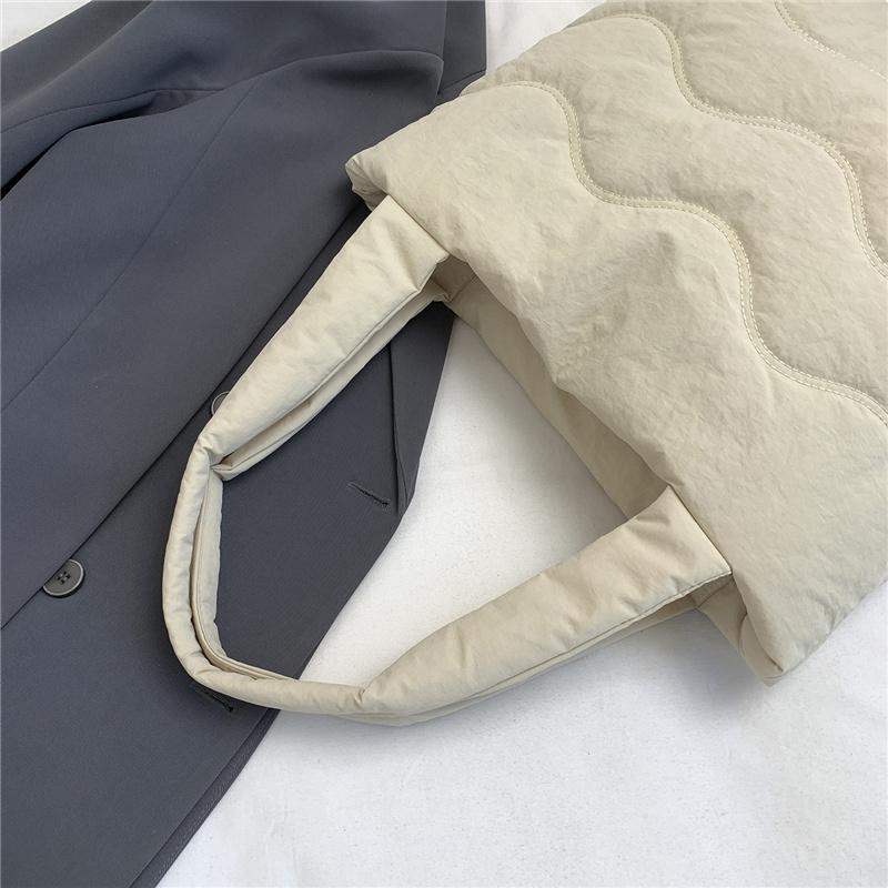 Minimalist Nylon Tote Bag for Women – Lightweight & Water-Resistant Design with Wave Stitching, Perfect for Daily Use