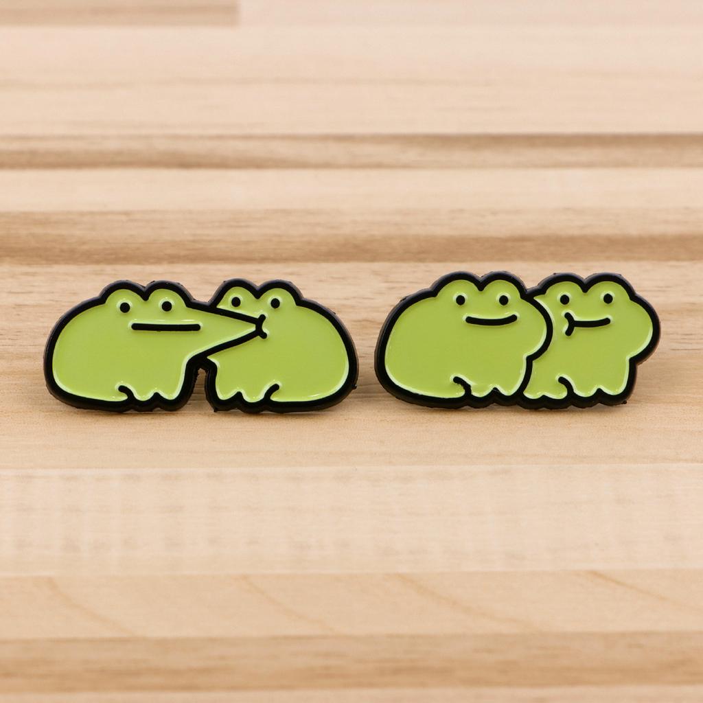 Cute Frogs Enamel Pin Cartoon Animals Pin Badge On Backpack Women's Brooch Lapel Pins Costume Accessories Fashion Jewelry Gifts