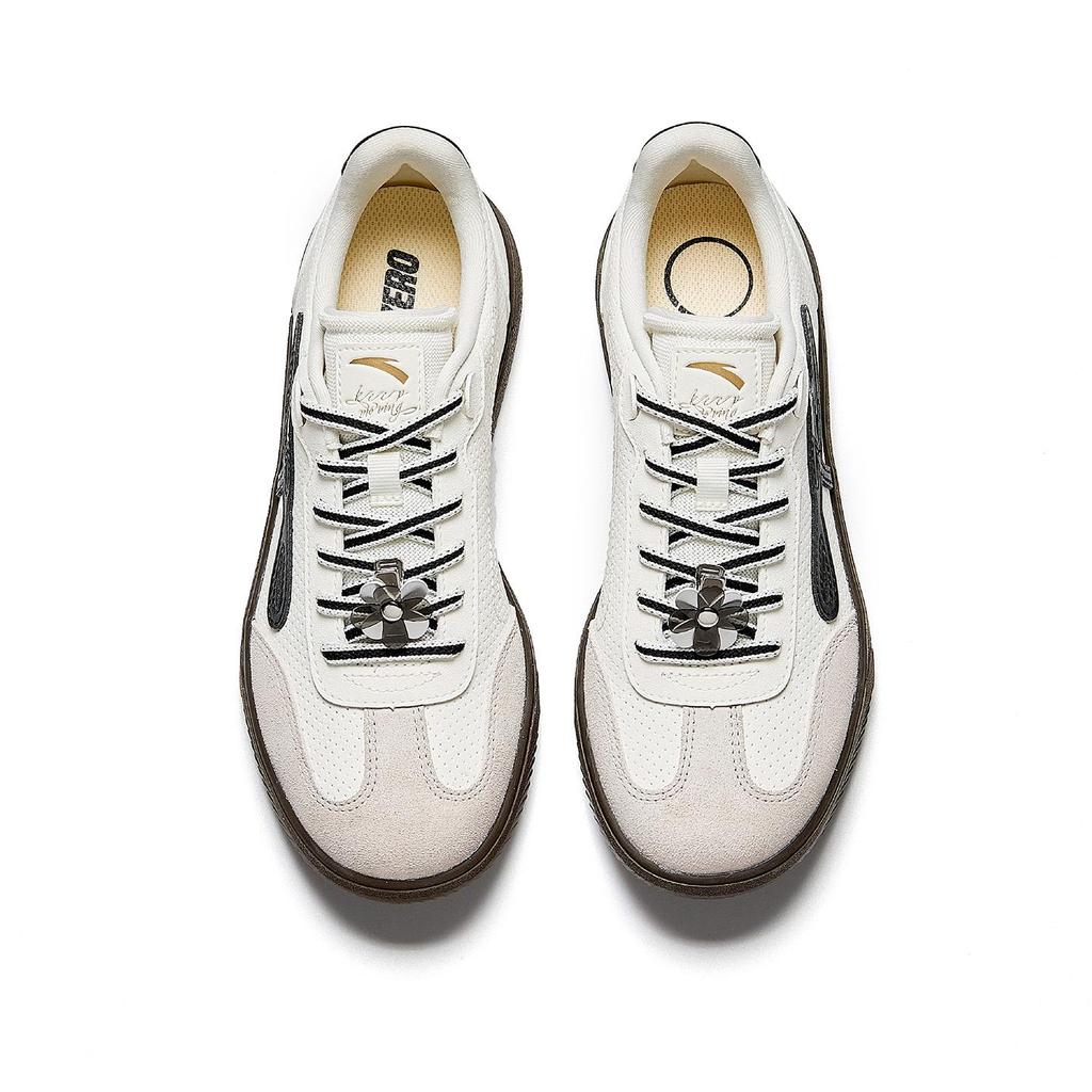 ANTA Classic Skate Shoes White Black Gum Women 922618009-5