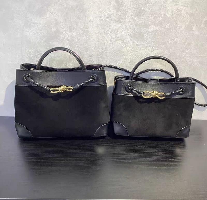 

25 New Style Genuine Leather Womens Handbag Retro Cowhide Metal Decoration Stitching Design Tote Bag Single Handle Large Capacity Vintage Womens Bag Small Size: 25×18×10cm чёрный