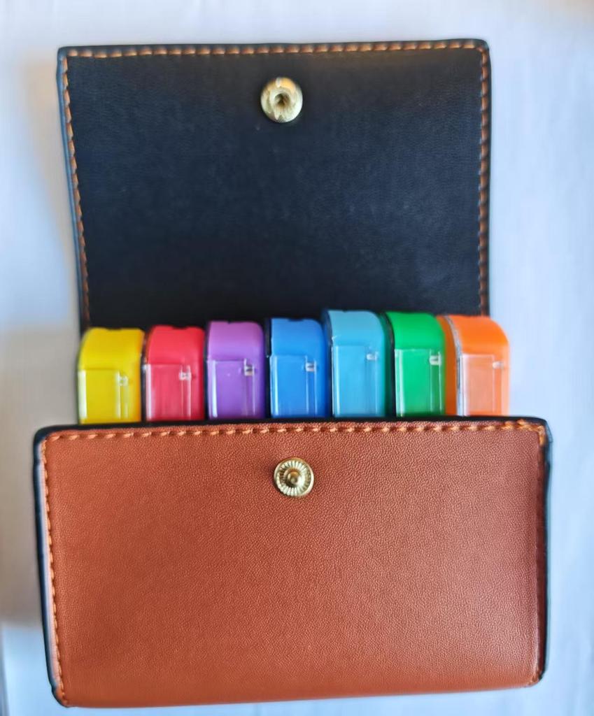 Transparent 28-Grid Detachable 7-Day Pill Box – Portable Medicine Storage and Dispenser