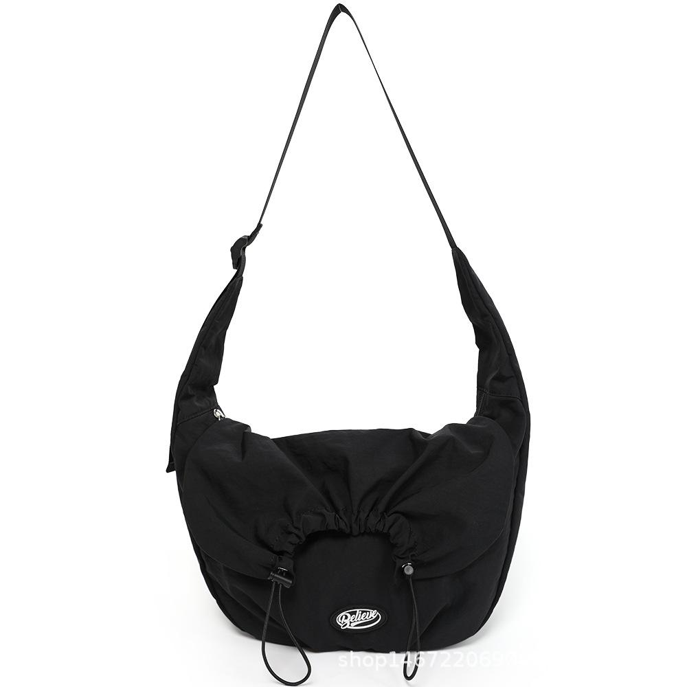 

Spring lightweight nylon cloth dumpling bag female college student class bag sports fitness bag large capacity messenger bag чорний