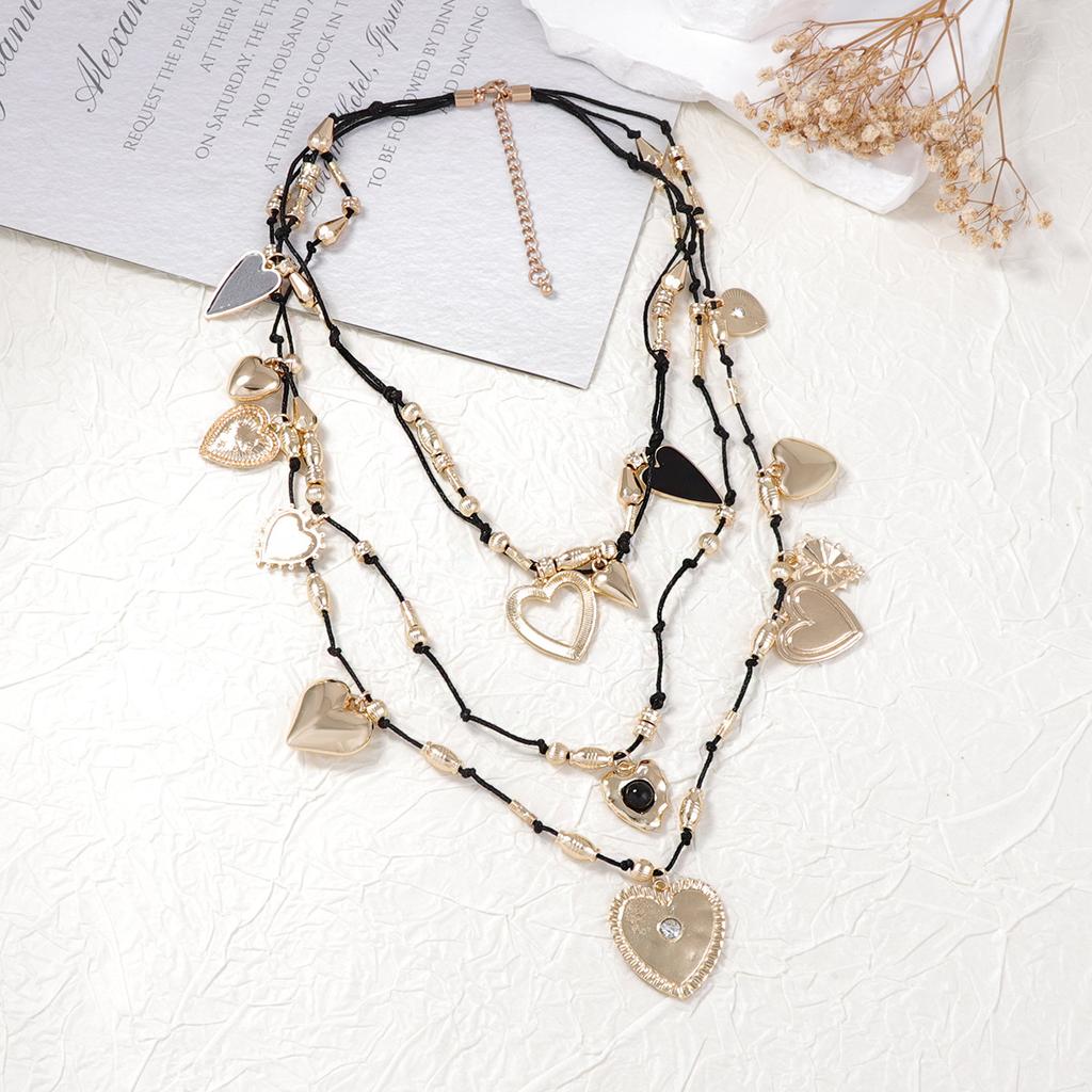 Persönlichkeit Retro-Trend Mehrschicht-Stapel-Tragen Legierung Charme Liebe Anhänger Übertriebene Halskette Temperament Ältere Frauen