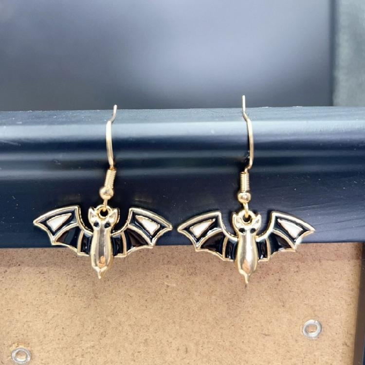 Novelty Cartoon Animal Earrings Crafted With Environmentally Safe Materials Great Conversation Starters At Social Gatherings