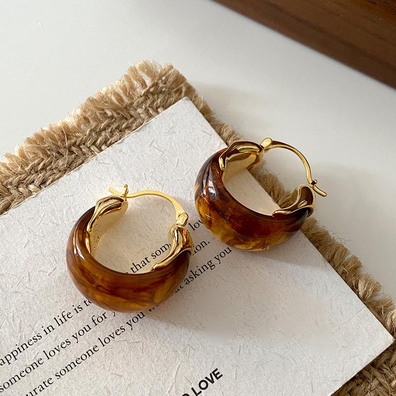 Maillard Ombre Resin U-Shaped Basket Ear Cuffs - Retro European & American Style Earrings for Autumn/Winter