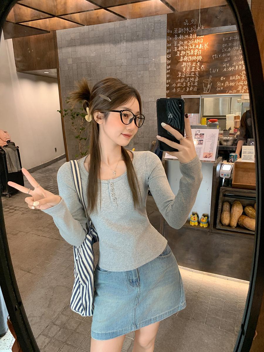 

Gray Shoulder Pure Button Half Open Neck Long Sleeve T-Shirt Women s Autumn Spice Girl Sticking Collarbone Bottom Shirt Top S серый