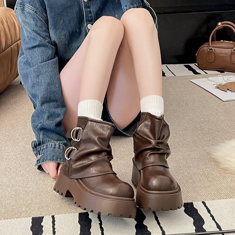 The new model of the film is heightened and piled up. Western short boots with thick-soled trousers 2025 retro small autumn Martin boots for women