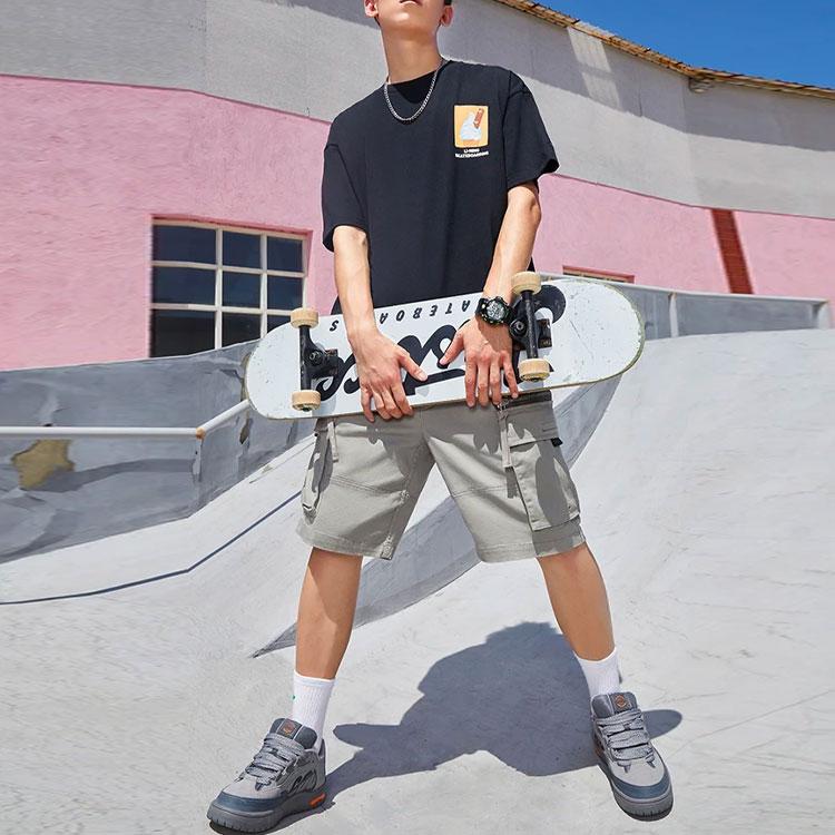 Li-Ning X Phil Hackett Artist Collaboration Cartoon Print Loose Round Neck T-Shirt Unisex Tops Black AHSS859-3