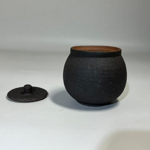 Nihon Tosai Salt Pot (Small, Black)