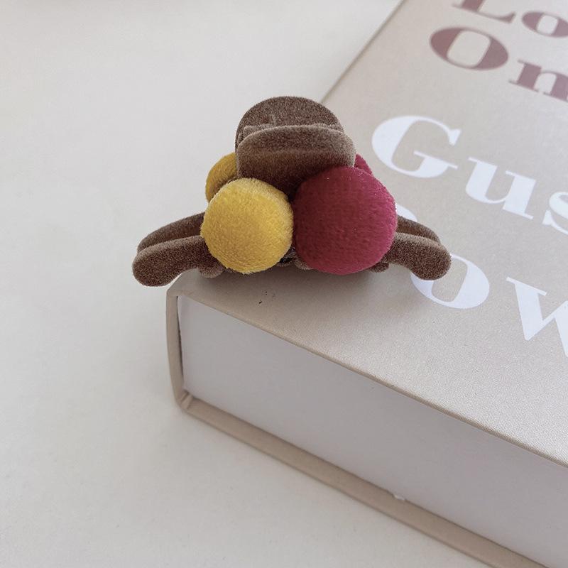 Korean & Japanese Style Cute Bang Clips: Small Claw Hair Accessories for Women