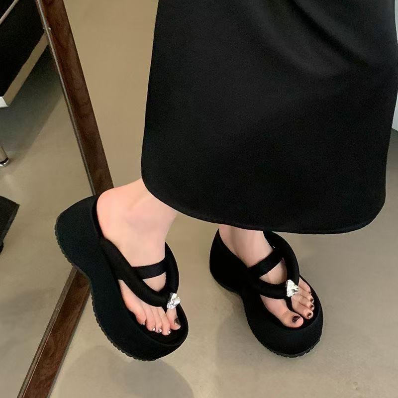 Wear thick-soled flip-flops fashion toe 2 summer new small rhinestone muffin beach cool slippers