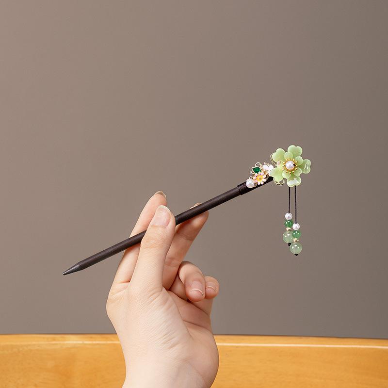 Elegant Flower Tassel Hairpin Little Fresh Green Series Wooden Hair Stick For Women Handmade Glaze Jewelry Hair Accessories