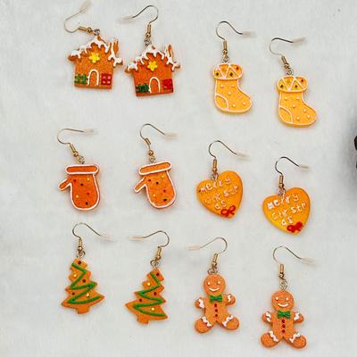 1 Pair of Resin Christmas Snowman Christmas Tree Socks Stud Earrings Gingerbread Man Decoration