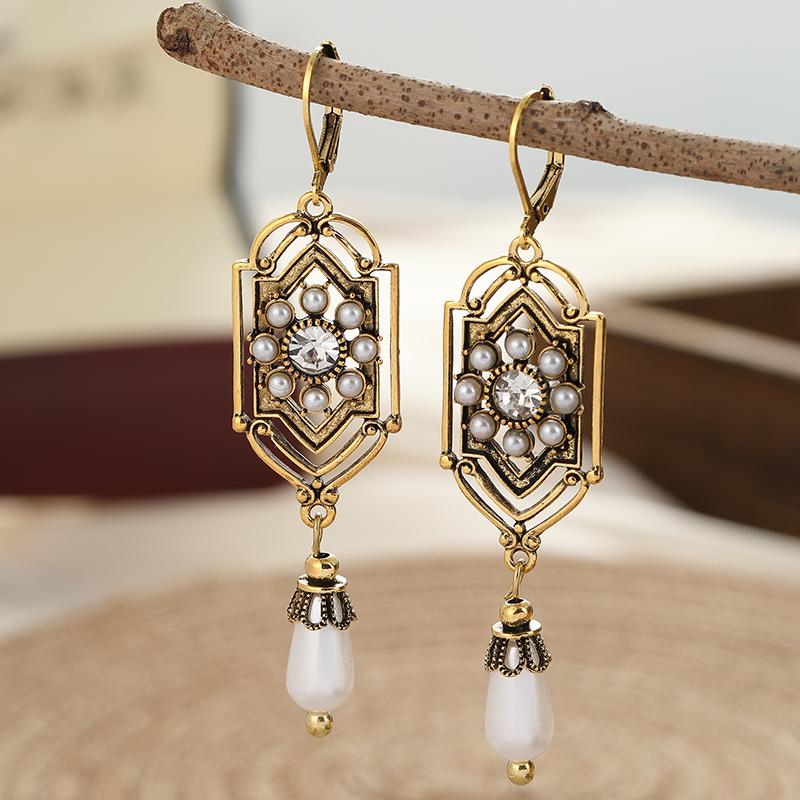 Vintage Golden Plated Inlaid Imitation Pearl Pendant Earrings Women's Elegant Banquet Jewelry Accessories Dangle Earrings Gifts