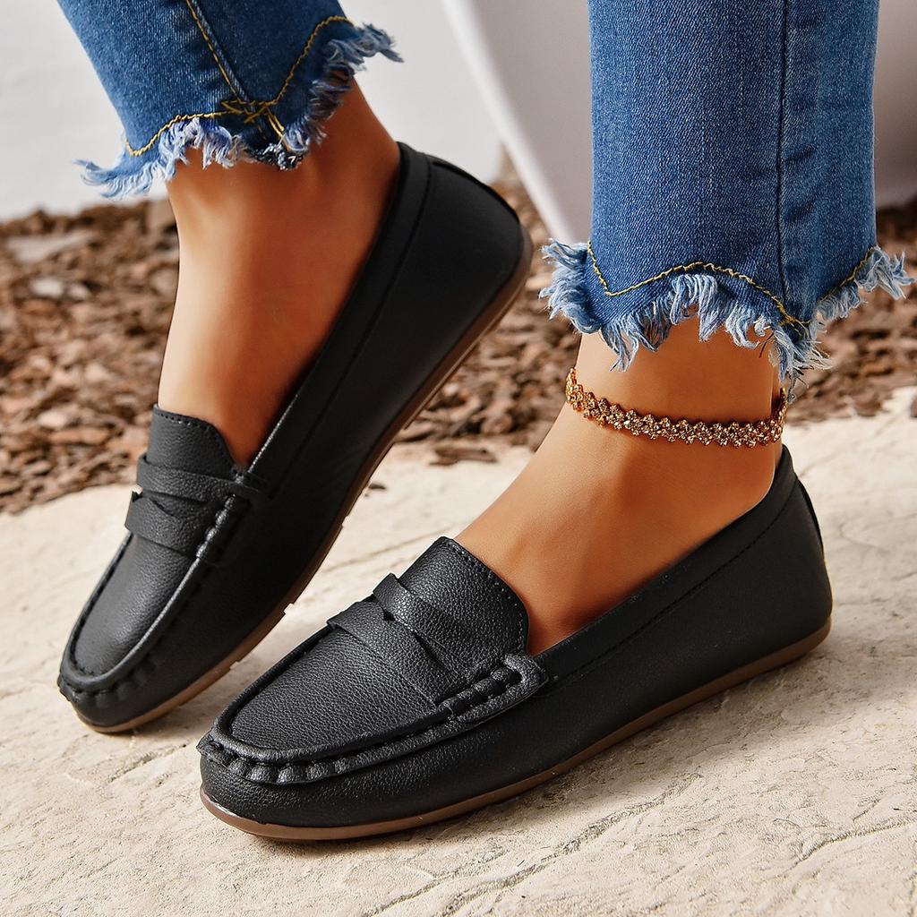 Fashion 2025 New Women Shoes Flats Leather Moccasins Sneakers Woman Casual Shoes Slip-on Loafers Female Boat Shoes Big Size 44
