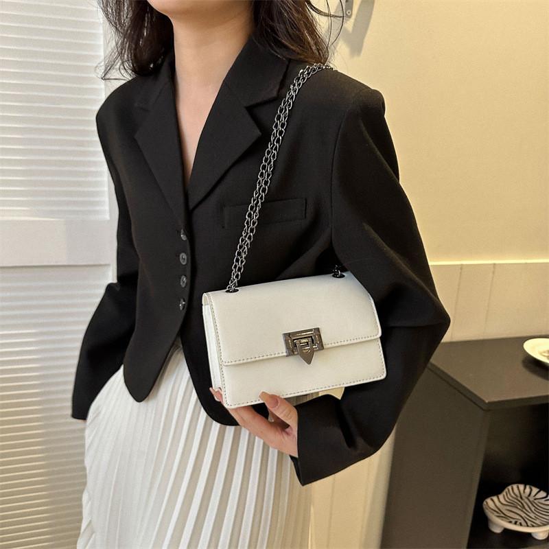 Trendige 2023 Sommer PU-Leder Kette Umhängetasche Für Frauen Modischer Street Style