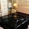 Coprimaterasso Impermeabile in PVC Nero Puro Coprimaterasso Anti Sporco e Anti Macchia per Camera da Letto Versione Universale per Tutte le Stagioni