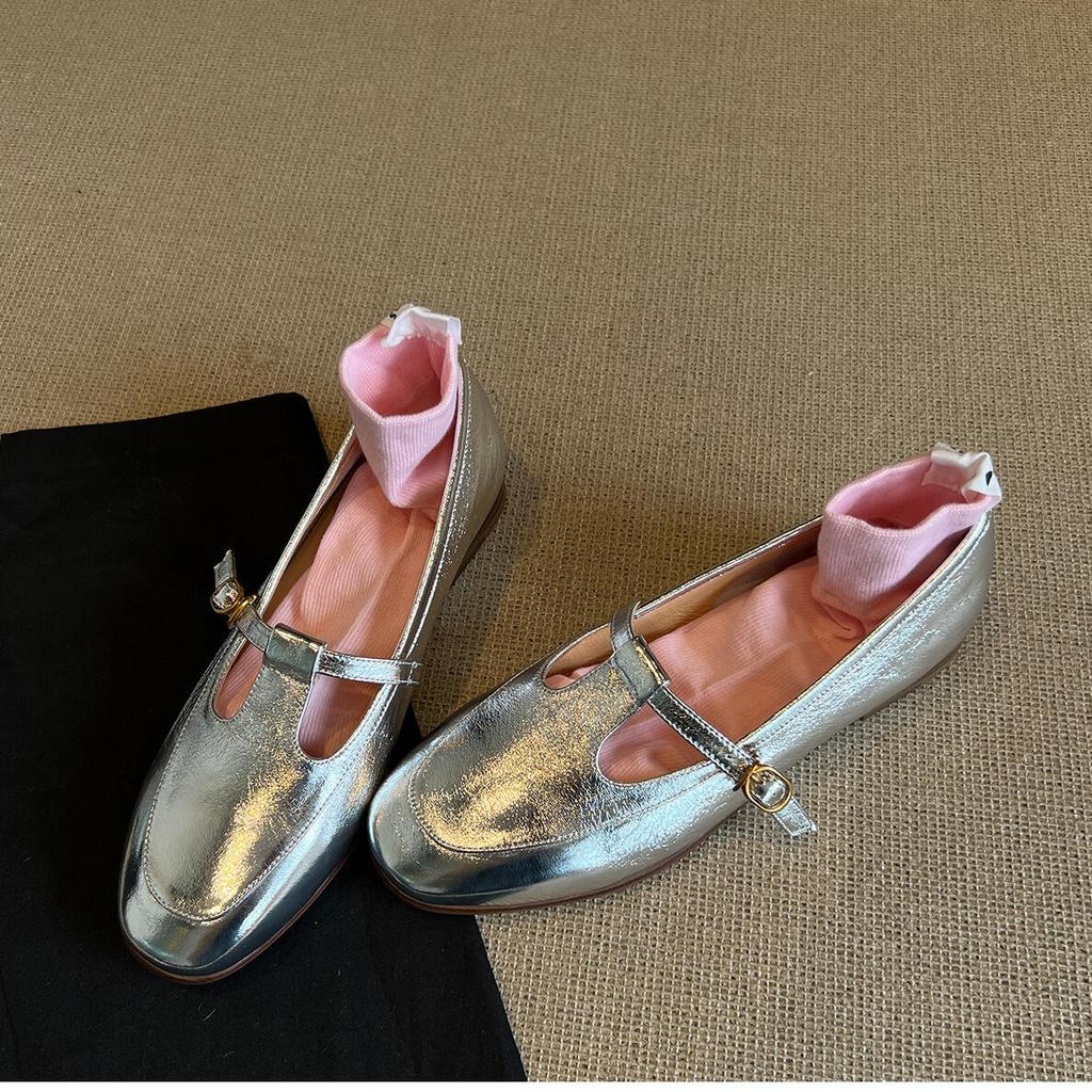 Fashion temperament retro British style thick heel small leather shoes women's 2025 new spring and autumn skirt French loafers