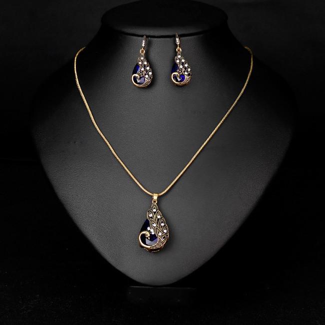 Elegant Alloy Peacock Jewelry Set Beautifully Crafted Gemstone Necklace And Earrings