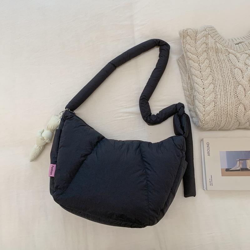 Simple casual portable dumpling bag women's bag 2025 winter new high-value large-capacity foreign-style shoulder bag women