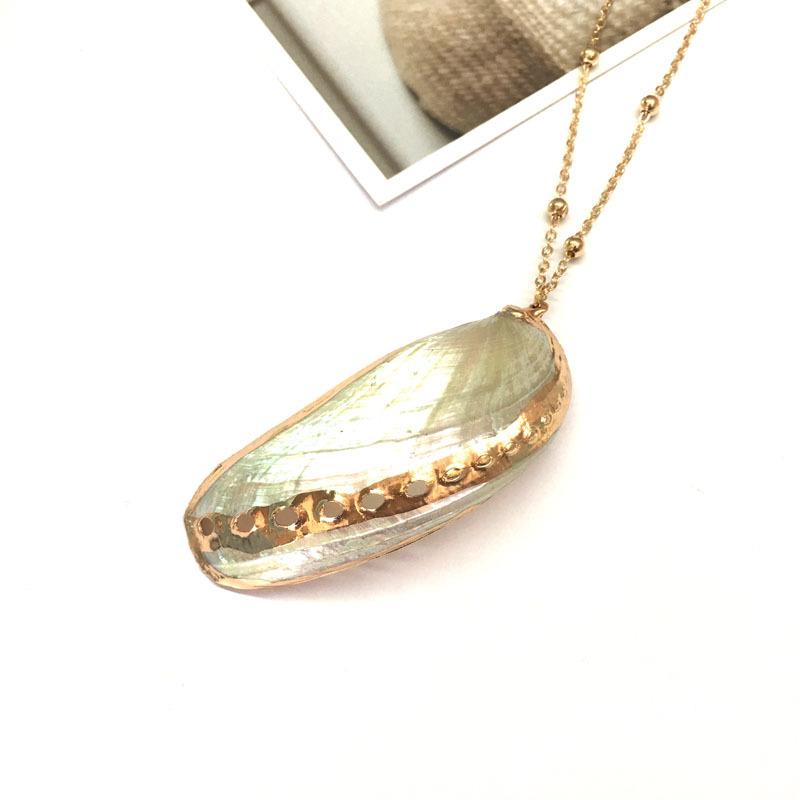 Natural Gold-Plated Conch Pendant Necklace - Colorful Shell & Clavicle Design