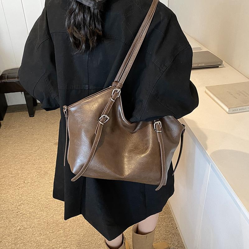 Women's bag 2025 new trendy retro commuter to work tote bag large capacity shoulder bag high sense foreign underarm bag