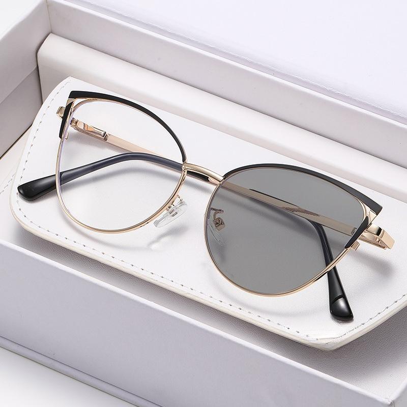 Metal Cat-Eye Photochromic Myopia Glasses High-Quality Spring-Arm Blue Light Blocking Nearsighted Glasses Diopter 0 To -4.0