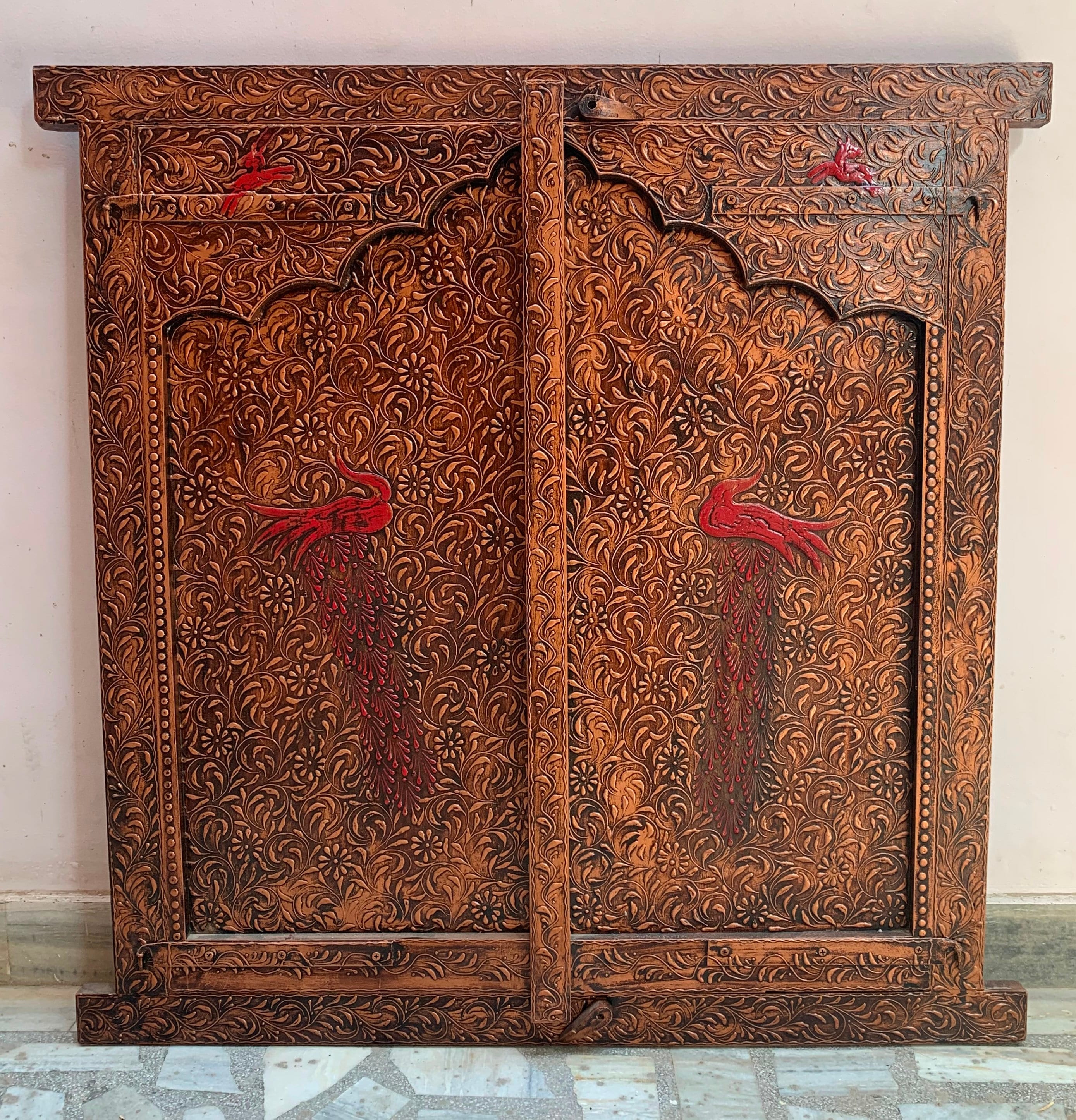 Embossed Peacock Jharokha: Vintage Indian Wooden Window Panel разноцветный