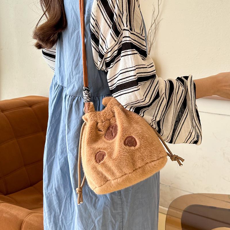 ins cute drawstring small bucket bag versatile kapibara plush bag girl heart cartoon student messenger bag bag bag