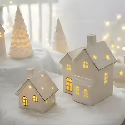 Decor LED Casă de Zăpadă Ceramică Decor Nordic Sat de Crăciun Lampă de Masă Piesă Centrală Festivă Creativă pentru Manta și Afișaj pe Raft