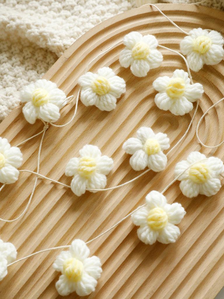 Handmade Crochet Flower Garland, DIY Boho White & Yellow Decorative Wall Hanging for Home Decor, Spring & Summer Wedding Decor
