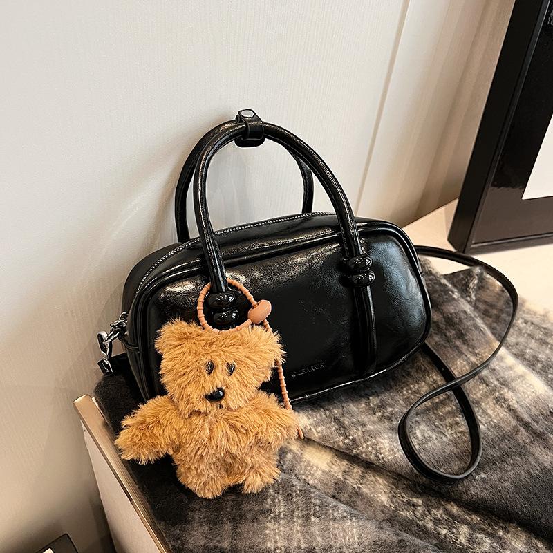 Retro Niche Portable Bowling Bag Women's 2025 New Korean Version Simple and Versatile PU Solid Color Shoulder Messenger Bag