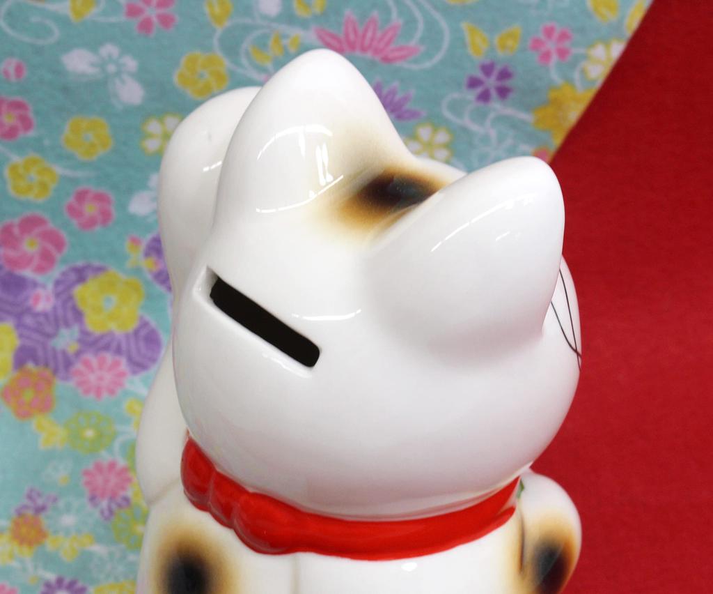 Castle Enterprise Lucky Cat Money Box Seto Ware Made in Japan (Left Hand)