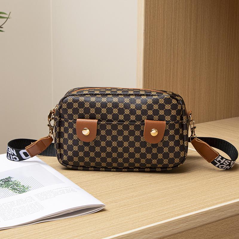 

Сумка через плече в горошок 2025 - Універсальна, Модна жіноча сумка-месенджер коричневий