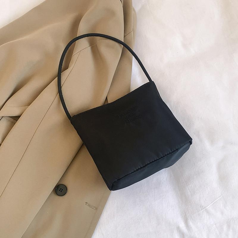 Chic Nylon Bucket Bag For Women Trendy Street Style Handbag With Magnetic Closure