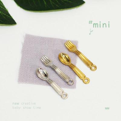 Miniature Dollhouse Accessories: Mini Spoon & Fork Set for Creative Ornaments and Model Toys D357.