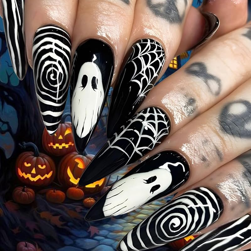 24 Pcs Maple Leaf Press On Nails Short Square Fall Leaves Fake Nails Glue On Nails Autumn Acrylic Nails with Gold Foil Designs Reusable Maple Leaves