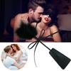 Feder-Teaser Kunstleder-Paddel 2-in-1 BDSM-Sensationstool für Paare' Rollenspiel Weiche Truthahnfedern Festes zweiseitiges Klatscher für kontrollierte
