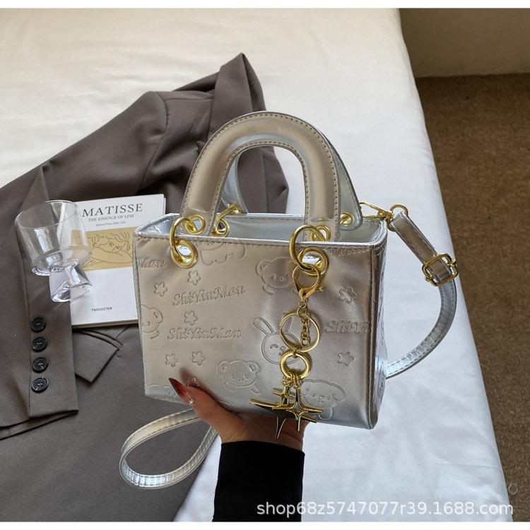 

2025 new small bag women s crossbody bag fashionable and versatile Korean niche summer shoulder bag portable Davis bag срібний